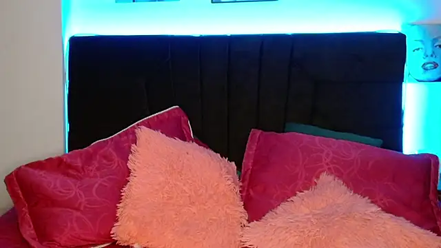 pearllatin online show from January 10, 11:50 pm