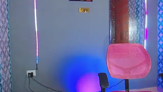 Liam lee online show from April 10, 11:45 pm