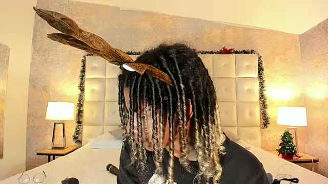 Maxim-Walker online show from December 18, 3:35 am