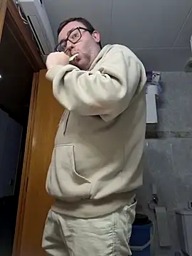 Javier bear online show from March 18, 1:47 pm