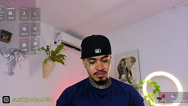 JordanSmiith  online show from November 11, 9:09 pm