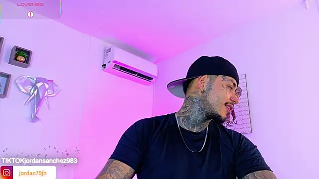 JordanSmiith  online show from June 3, 7:52 pm