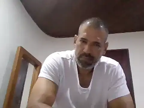 Snapshot of jackbigcock11 chatting on February 4, 4:05 am jackbigcock11 online show from February 4, 4:05 am