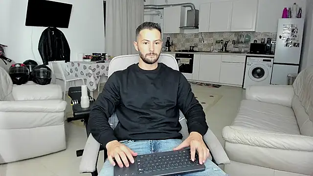 Snapshot of ZackFraser chatting on September 25, 4:50 pm ZackFraser online show from September 25, 4:50 pm