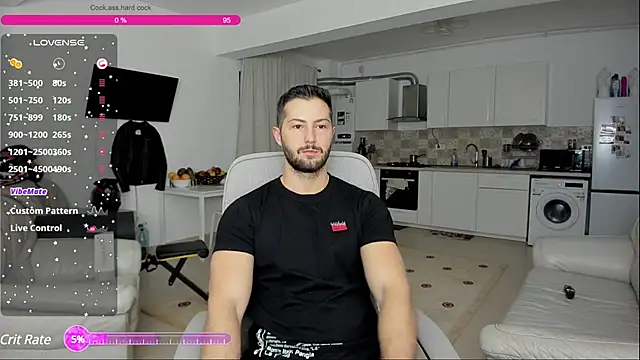 Snapshot of ZackFraser chatting on December 14, 5:07 am ZackFraser online show from December 14, 5:07 am