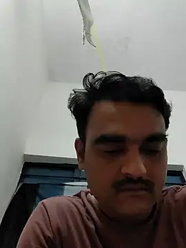 Snapshot of suton1 chatting on March 13, 5:28 pm suton1 online show from March 13, 5:28 pm
