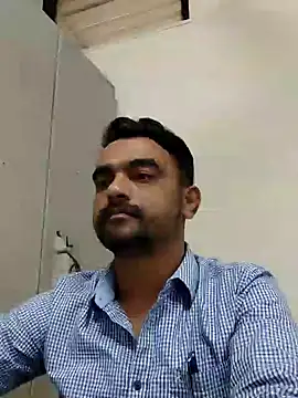 Snapshot of suton1 chatting on December 4, 6:44 am suton1 online show from December 4, 6:44 am