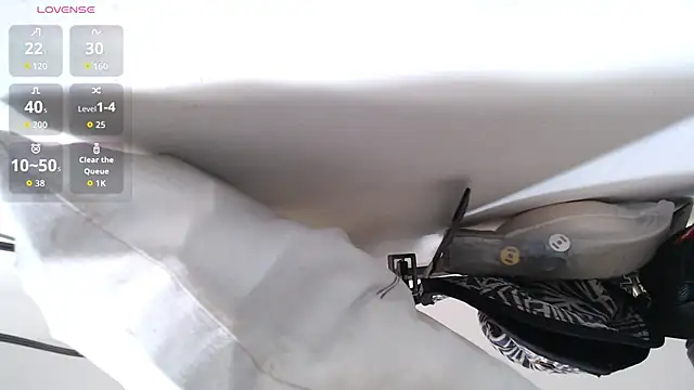 yosoy enzo2020 online show from February 25, 9:05 pm