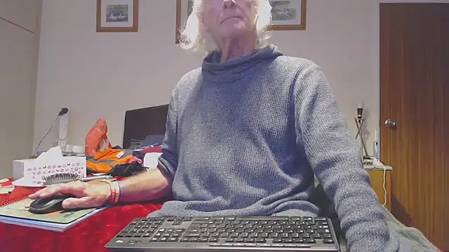 WaverlyKernow online show from October 18, 12:21 pm