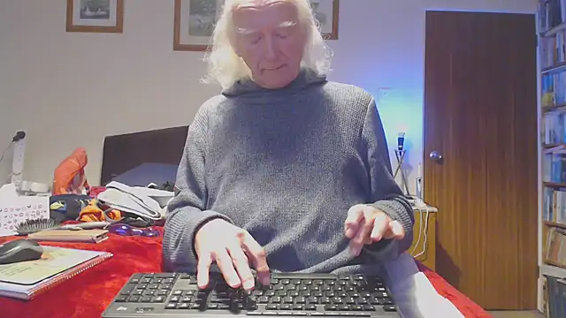 WaverlyKernow online show from October 15, 3:41 pm