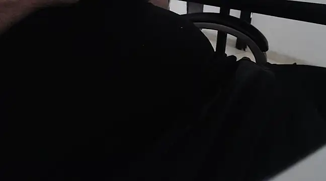 Snapshot of johndiaz23 chatting on February 12, 7:24 pm johndiaz23 online show from February 12, 7:24 pm