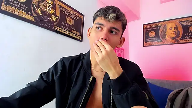 EstebanPerez  online show from December 28, 12:14 pm