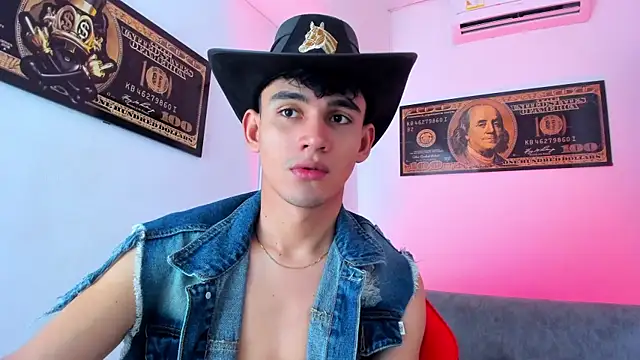 EstebanPerez  online show from January 7, 12:16 pm