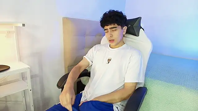  nickconnor01 online show from October 22, 1:42 am