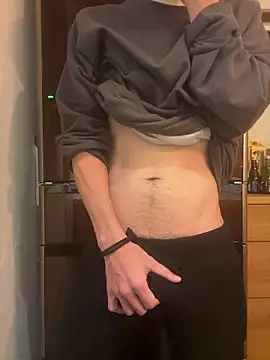 saku chan live online show from December 4, 4:03 pm