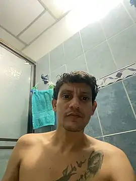 Snapshot of MIA_Y_KRONX chatting on December 18, 5:26 am MIA Y KRONX online show from December 18, 5:26 am