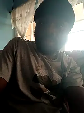 Snapshot of Longblackhardd chatting on February 5, 3:53 pm Longblackhardd online show from February 5, 3:53 pm