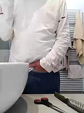 Snapshot of MATTIS11 chatting on October 31, 6:39 am MATTIS11 online show from October 31, 6:39 am