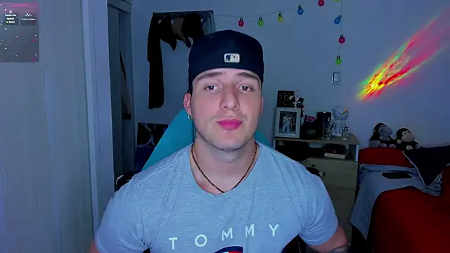 Snapshot of liam_oficial02 chatting on January 12, 3:28 am liam oficial02 online show from January 12, 3:28 am