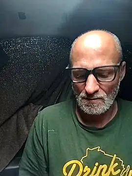 Snapshot of FloppyPickle4u chatting on March 12, 7:28 pm FloppyPickle4u online show from March 12, 7:28 pm