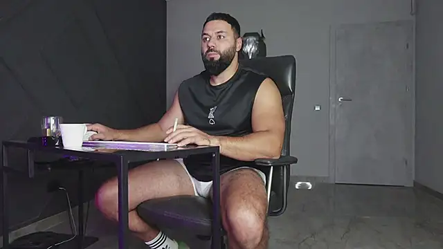 mattmasterss online show from October 9, 2:16 am