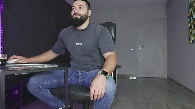 mattmasterss online show from December 4, 6:53 am