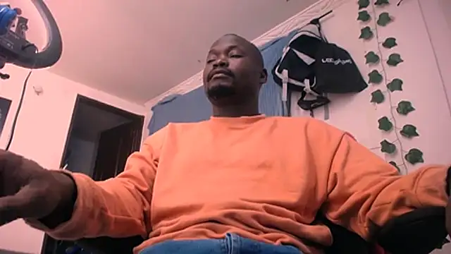 latinhot9631 online show from April 8, 2:01 am