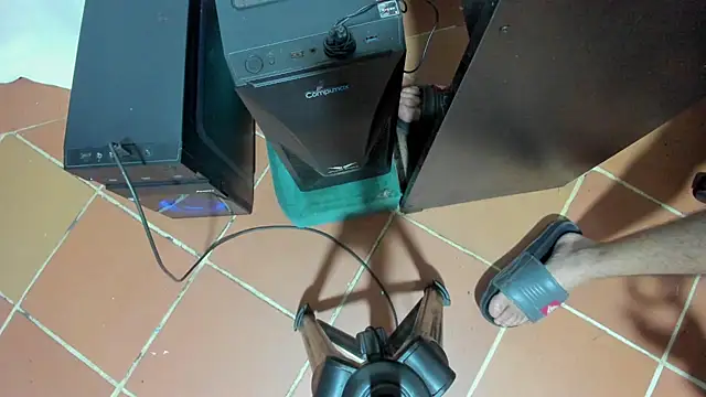 play hard2 online show from December 4, 11:45 pm