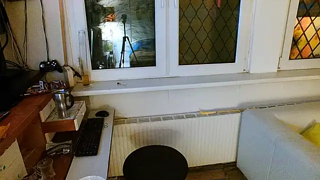 Snapshot of BongChannel chatting on December 7, 6:04 pm BongChannel online show from December 7, 6:04 pm