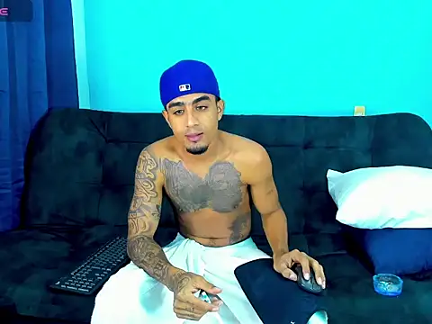 Snapshot of dominic_brandd23 chatting on September 8, 11:15 pm dominic brandd23 online show from September 8, 11:15 pm