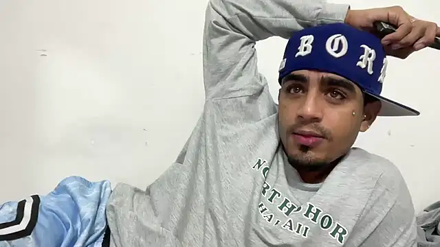 dominic brandd23 online show from October 16, 6:54 am