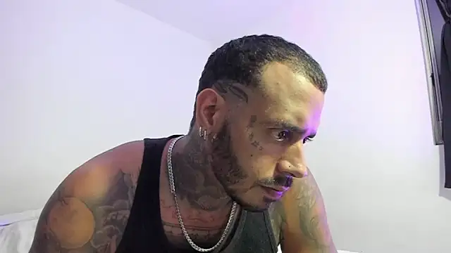 mulatos16 online show from April 15, 1:27 am