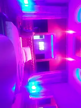 Exibicionismocaseiro online show from December 7, 3:47 am