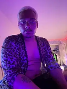 ThixxkkLatin online show from December 2, 1:41 am