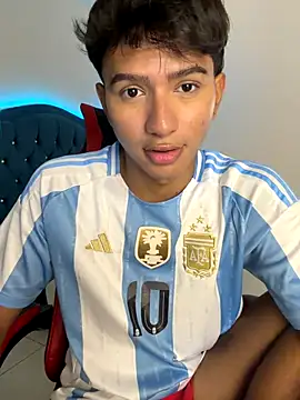 Leonarrrd 01 online show from December 14, 11:12 pm