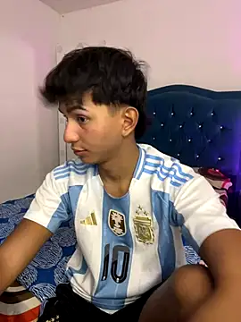 Leonarrrd 01 online show from October 18, 2:05 am