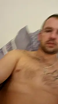Snapshot of magicSeX4You chatting on February 9, 12:07 am magicSeX4You online show from February 9, 12:07 am