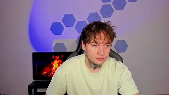 Chris Tyson online show from November 12, 7:36 am