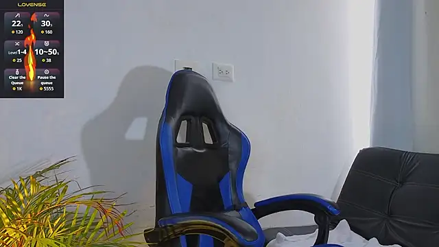 EdwardRoss  online show from March 27, 8:21 pm