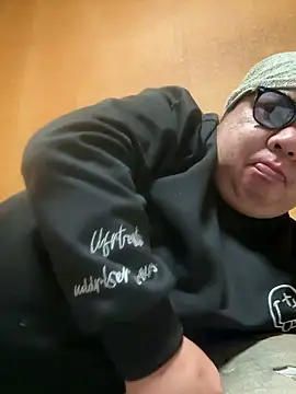 punk0805 online show from February 3, 7:24 am