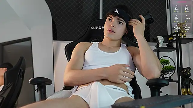 Snapshot of Max_cortes1 chatting on September 10, 12:09 am Max cortes1 online show from September 10, 12:09 am