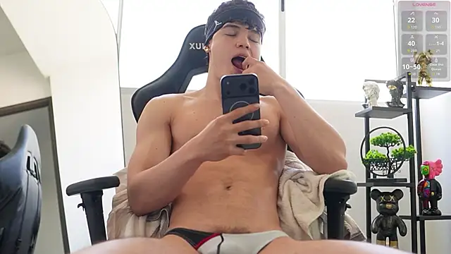 Max cortes1 online show from October 25, 4:31 pm