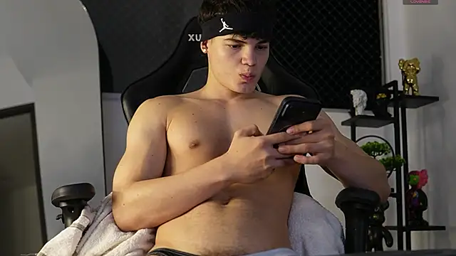 Max cortes1 online show from October 27, 12:46 am