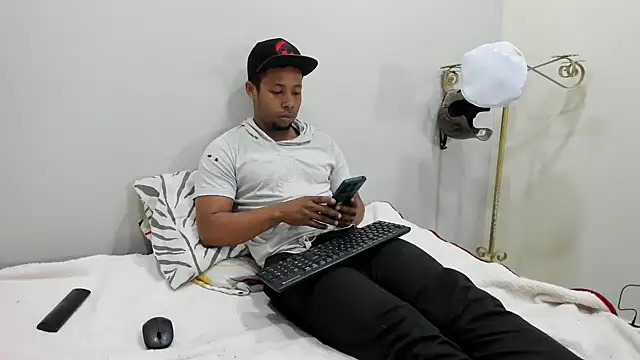 Snapshot of AlejoKhalifa_ chatting on September 27, 10:57 am AlejoKhalifa online show from September 27, 10:57 am