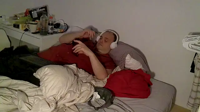 caressonnous online show from October 23, 7:17 pm