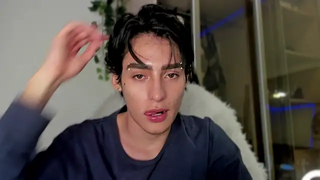 Snapshot of sebas_rose chatting on March 8, 2:10 am sebas rose online show from March 8, 2:10 am