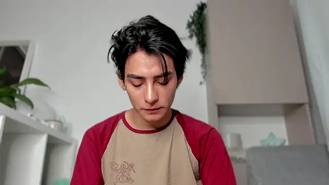 Snapshot of sebas_rose chatting on February 13, 1:50 am sebas rose online show from February 13, 1:50 am