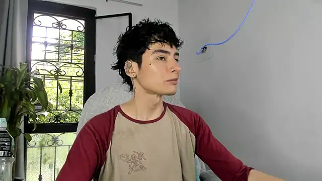 Snapshot of sebas_rose chatting on September 13, 3:35 pm sebas rose online show from September 13, 3:35 pm