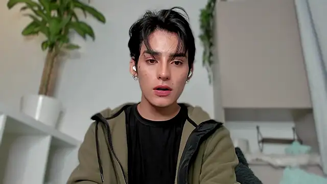 Snapshot of sebas_rose chatting on January 26, 2:45 am sebas rose online show from January 26, 2:45 am