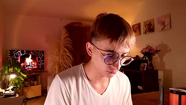 Snapshot of Mr_evan1 chatting on October 3, 4:34 pm Mr evan1 online show from October 3, 4:34 pm